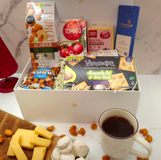 Season’s Cheer Snack Box