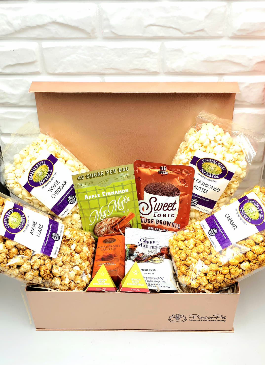 Mom’s Cozy Sips & Sweet Cravings Box